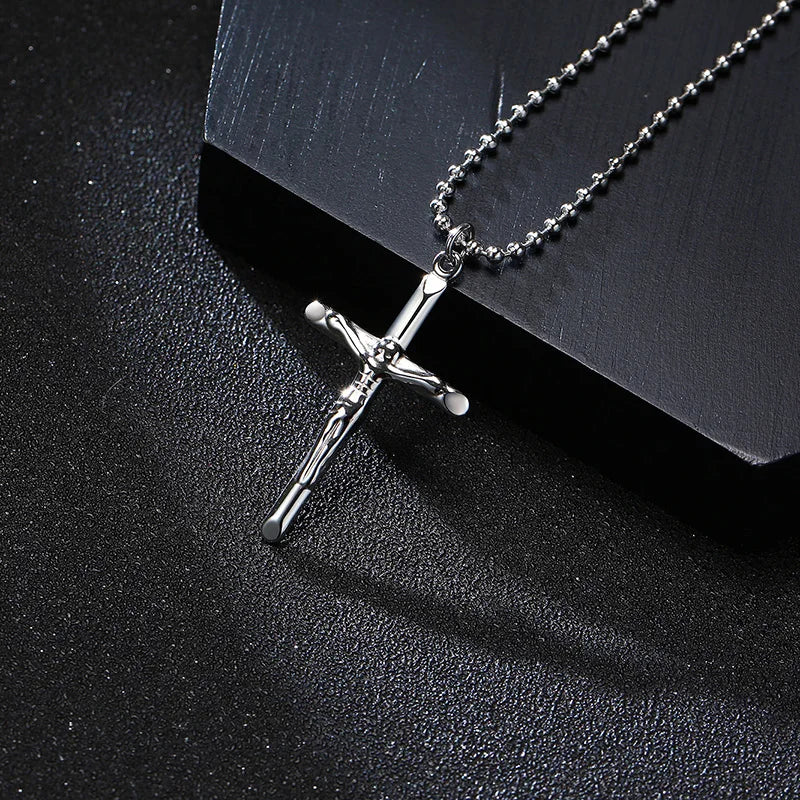 Colar Crucifixo Jesus - Estilo Moderno em Aço Inoxidável