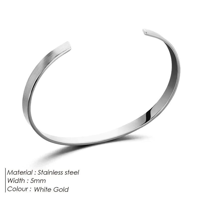 Bracelete Modelo Cuff – Aço Inoxidável com Revestimento de Platina, Design Simples e Elegante