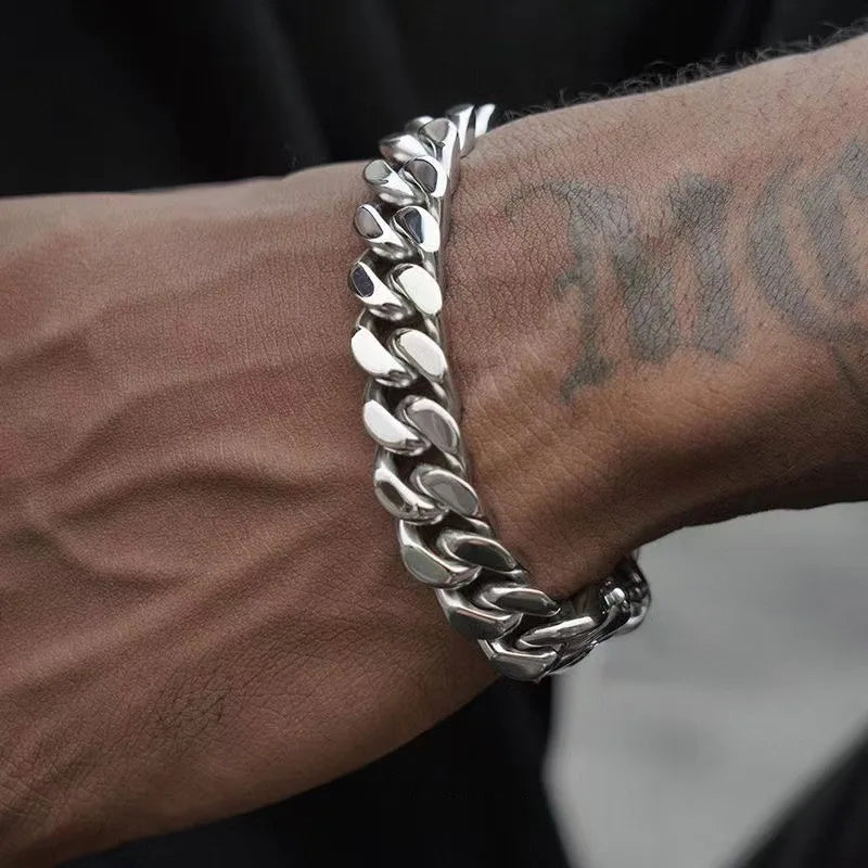 Pulseira Cuban Chain para Homens – Clássica, Elegante e em Aço Inoxidável Prata