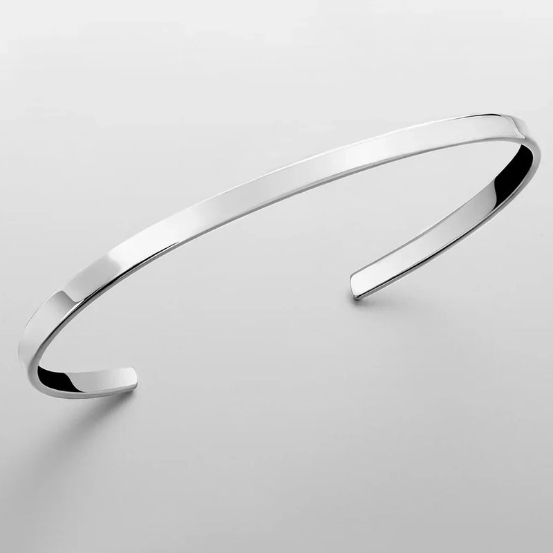 Bracelete Modelo Cuff – Aço Inoxidável com Revestimento de Platina, Design Simples e Elegante